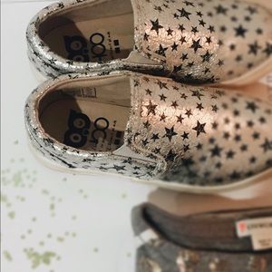 HOO, Little girls silver star sneakers